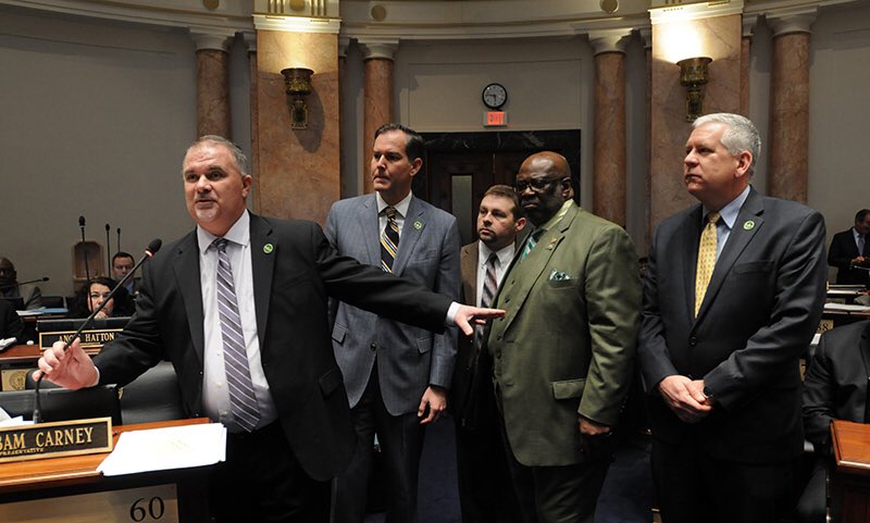 JimHannah's tweet photo. Check out the latest pics of the  #kyga19 from LRC staff photographers @mrbudfoto, @BruceBPhillips and @jamiebel9 at the LRC website: https://t.co/TNLOWFRP6n. https://t.co/Slgp7z0HPc
