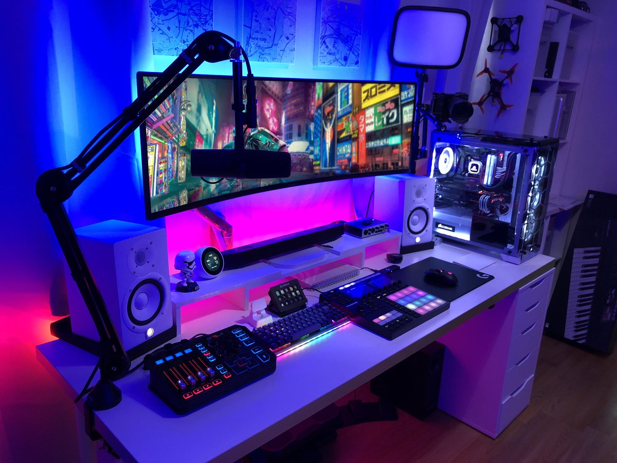 SkStreamz's tweet photo. Here’s a few updates on how the set up is going. Work has been busy, looking forward to some streamz soon. 

#skstreamz #sk #maschine #mk3 #beats #music #streamers #beyerdynamic #yamahahs5 #TCHelicon #GoXLR #corsair #massdrop #Elgato #shure #sm7b https://t.co/0maCp5WYzQ