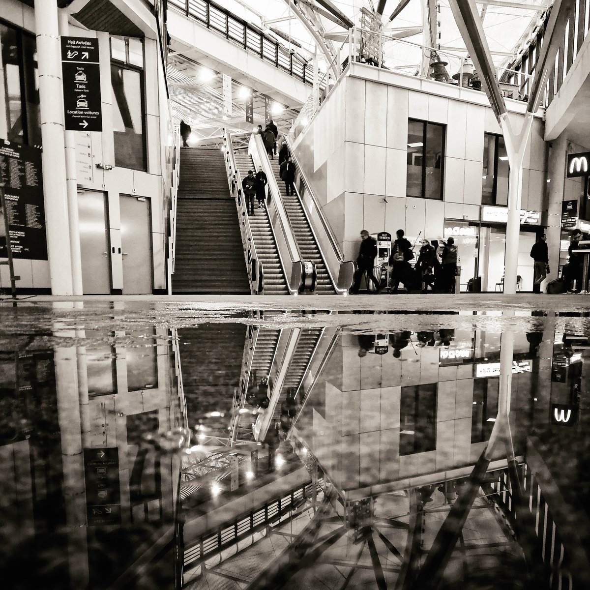 ptr4n's tweet photo. #Reflection de la #gare la moins aimée de #France #Rennes https://t.co/tZBaVydi0j