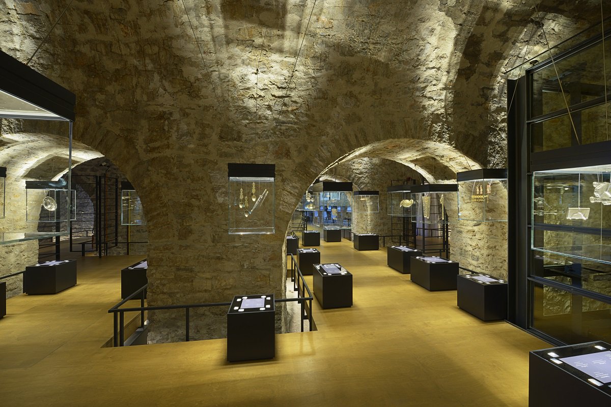 gtpgr's tweet photo. ' #Ioannina #Silversmithing Museum… Right out of a James Bond Film https://t.co/fW6AIyA0oH #Greececulture #silver #craftsilver #art #jewelry #myepirus #Greece #culture https://t.co/87tX1sPLWf