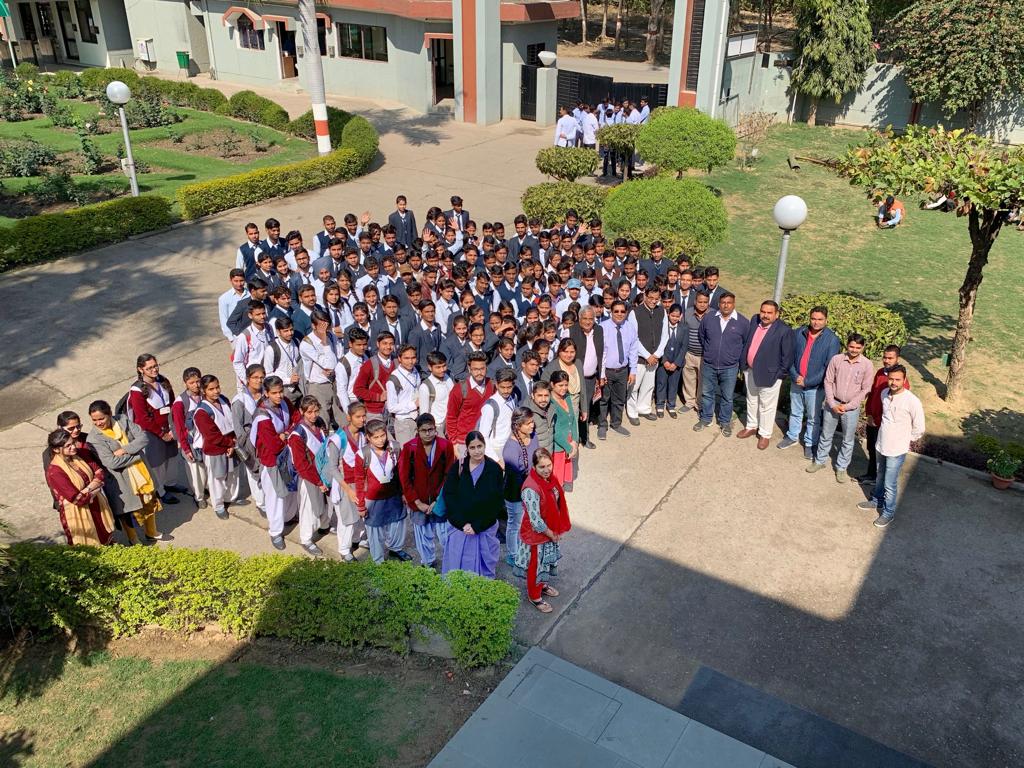 In the open day held at CSIR-CIMAP on the occasion of National Science Day more than 300 students and faculty from different institutes of Lucknow interacted with the scientists of the Institute.