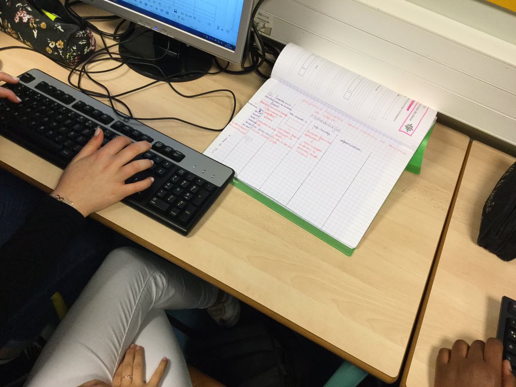 CollegeMontjoie's tweet photo. Document de collecte session 2 👉 prise en compte des conseils, progression des #compétences✅ 👨💻👩💻 ➡️ étape suivante >>> construction collective des critères pour « lire, analyser & évaluer un site » ✅ #EducMédiasInfo #documentation #latin #documentdecollecte https://t.co/5zLoWMmclt
