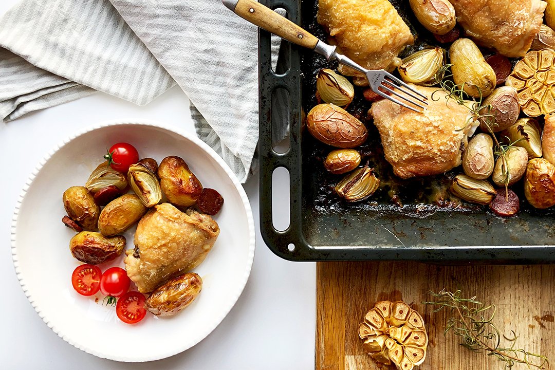 AKColoursTweet's tweet photo. CHICKEN THIGH TRAY BAKE | Let the oven do the job and enjoy a book and a cup of coffee while waiting for this tasty family dinner. 
Recipe at https://t.co/08aHGnfnPT https://t.co/jeJwCHojFK