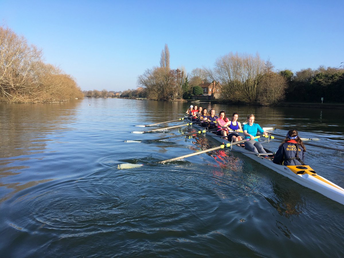 ReadingBlues's tweet photo. The Blue Coat girls have been out on the river - in this week's glorious sunshine - and they're learning fast! #rbcsrowing #teamrbcs https://t.co/g2Hkn7ynoe