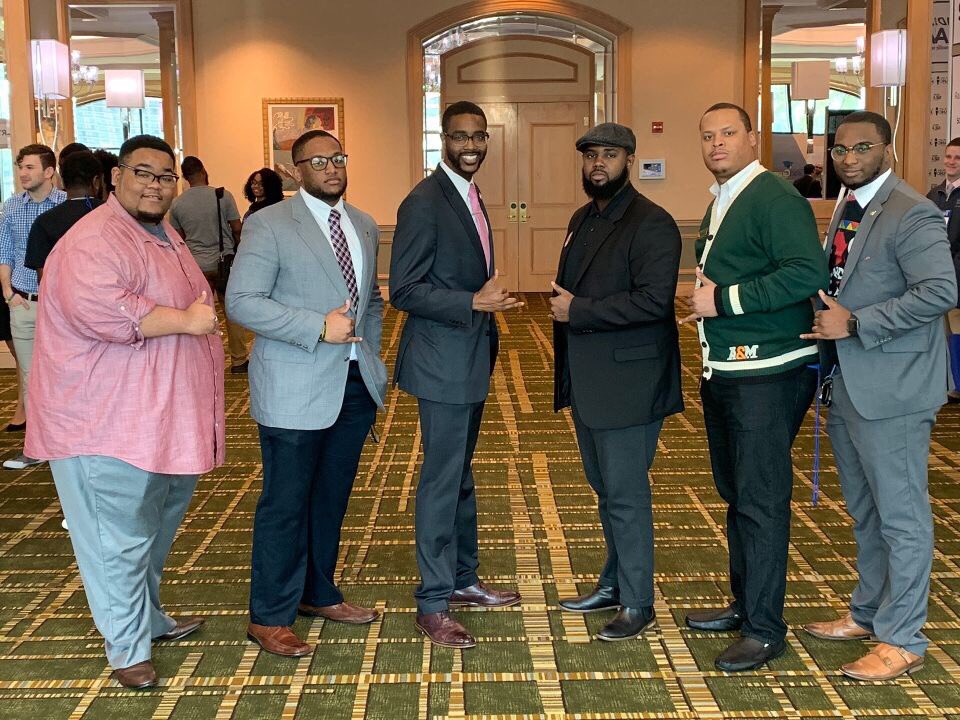 DM_UrFuturePrez's tweet photo. SEAHO Black & Brown Delegation... truly a Family Affair! #HBCUDay #HSIDay #HBCUsMatter #HSIsMatter @SEAHOconnect #ReadySetSEAHOπ¦ππ #SEAHOALLYEAR https://t.co/nn7eVazz1b