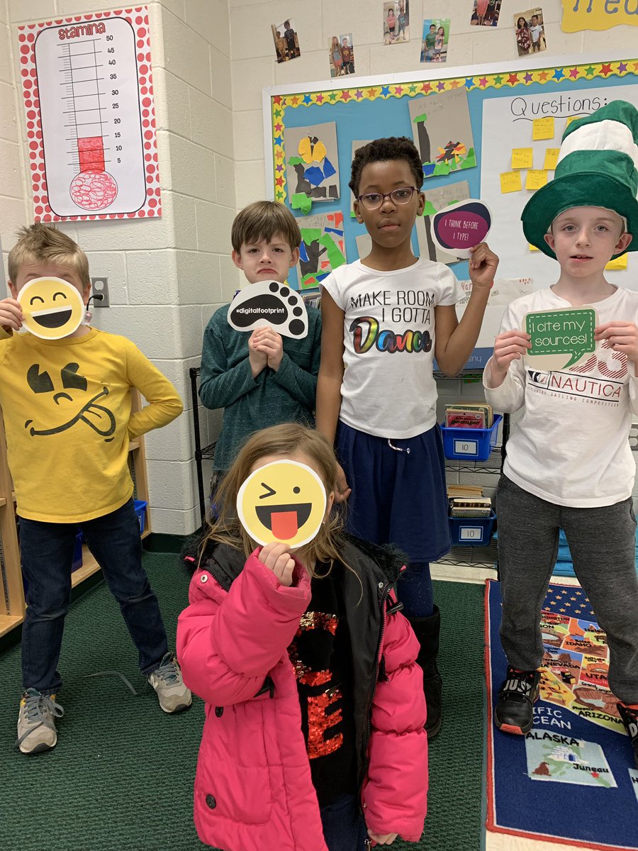 ms_davis4's tweet photo. So much fun with Digital Learning Day! #seldensDLD @SeldensLanding #sles19 https://t.co/d1zjw7Ij1t