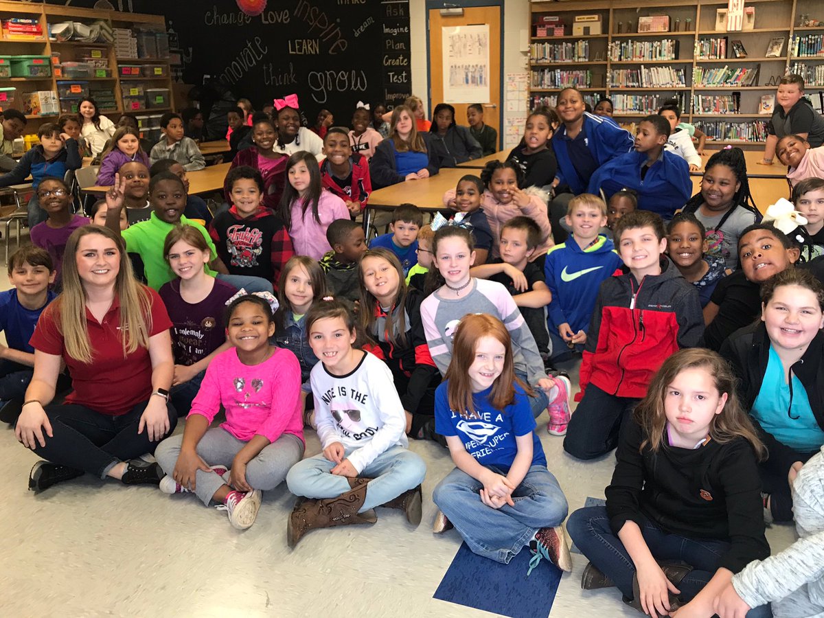 TeamSpaceCam1's tweet photo. Team Space Cam member, Erin, visited students K-4 today at @cburgelem and spoke to them about being an engineer! We love our outreach activities!! #MicrogNExT #STEM #BamaEngineering https://t.co/2099WZvXqE