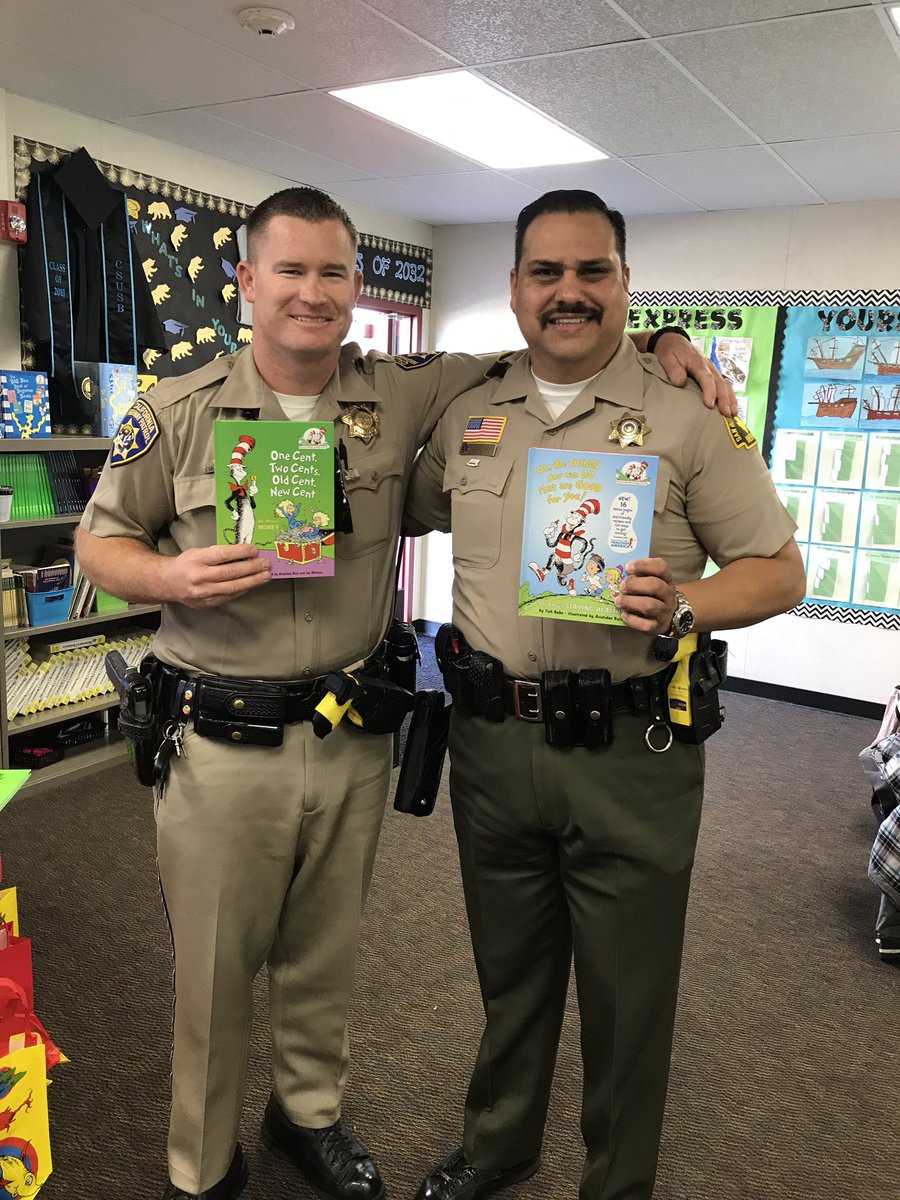 SBCSDdgarcia's tweet photo. Public Affairs Division @sbcountysheriff along with deputies from @VictorvillePD and @SBCprobation are at Puesta del Sol Elementary @cityofvv for Dr. Seuss Read Across America. Nothing in the world like seeing the big smiles on kids faces while reading to them! #MakeADifference https://t.co/HQCE2YVkVd