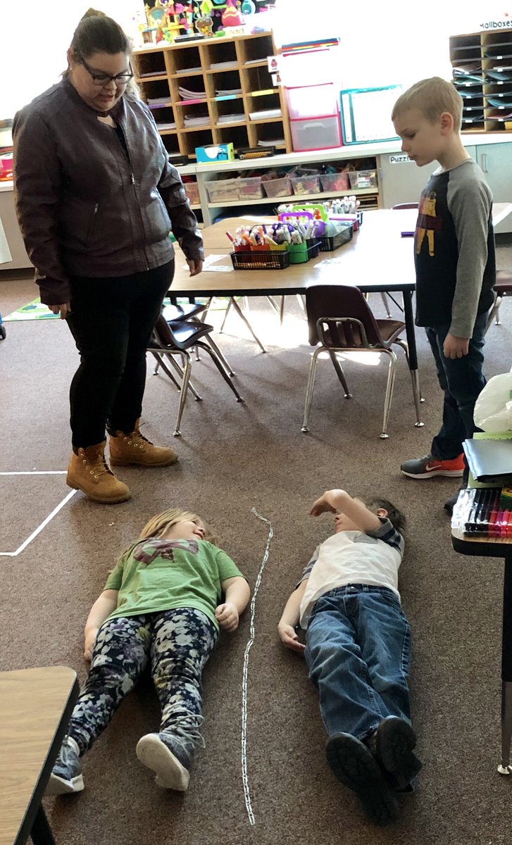 Michael67401741's tweet photo. @UNDEducation @UofNorthDakota These #undearlychildhoodeducation students were working with K students measuring, mixing, discovering, exploring, putting theory into action #UNDPROUD #ece #Kindergarten https://t.co/WRmXDFegUS