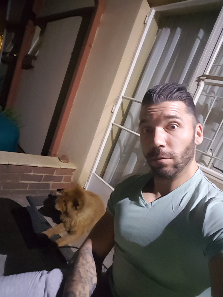Jerry_Winkler's tweet photo. First night at #southafrica and allready contact with the wildlife ..if you stay still they even will sleep next to you 😮 #puravida #awesome #excited #puravida #animals #wildlife https://t.co/ZAgdg2Agvh