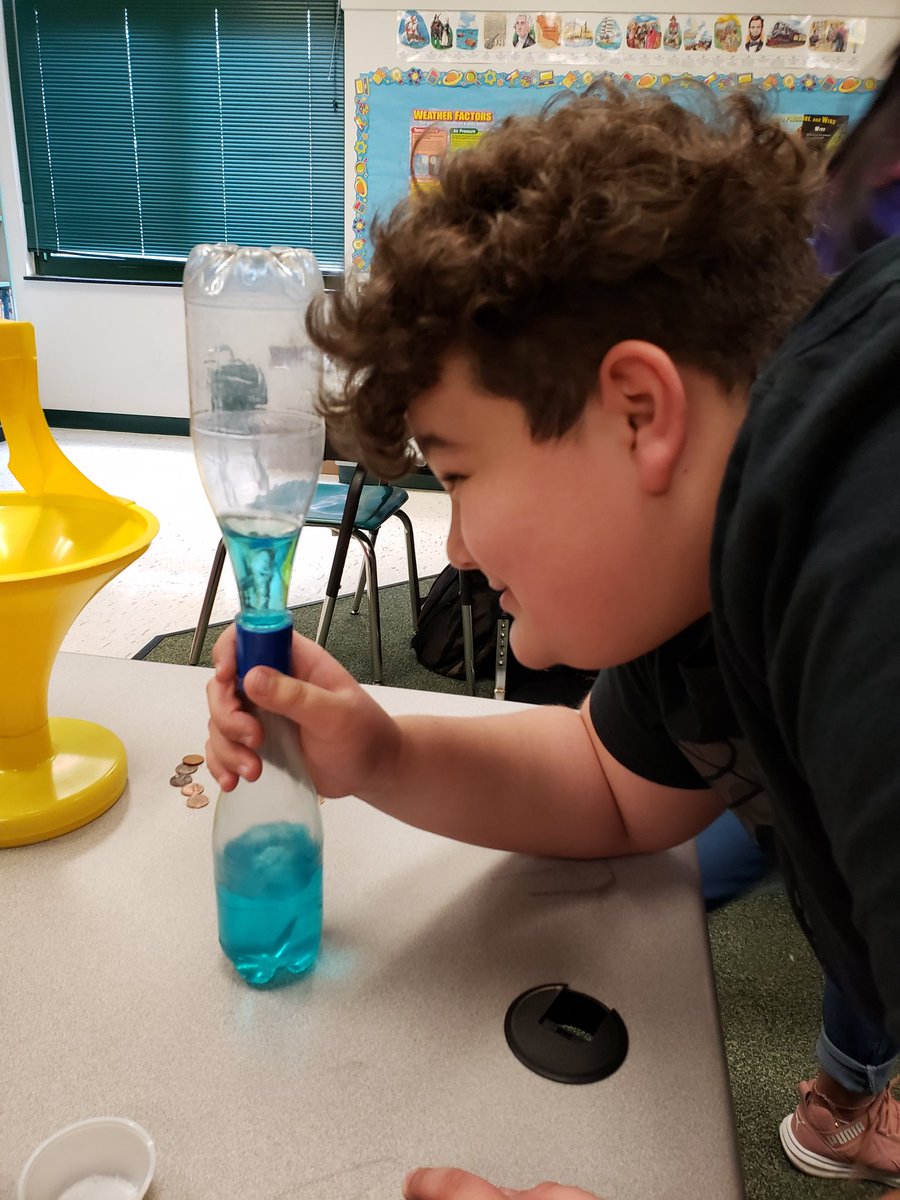 5thGradePLE's tweet photo. Experimenting with weather instruments during our in-school field trip. #nojofamily #PLGreenHornets #sciencefunforeveryone https://t.co/zgOYtN0xaE