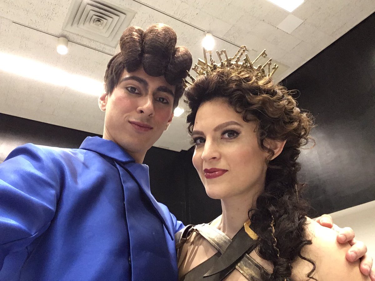Santiag33126362's tweet photo. Immensely grateful to have been part of the most creative and bad ass production of Dido & Aeneas! 🤘😎 - Touring to Europe in June!
#nyc #juilliard #opera #singers #baroqueoperascanbefun #crazywigs #badasscostumes #amazingproduction #soonineurope #Hollandpark #Versailles https://t.co/S25Wcg4Qcq