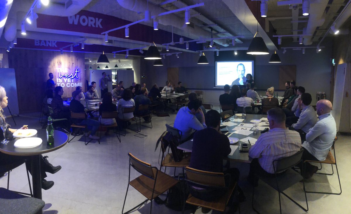 WillJarvis's tweet image. The top notch @Del_Parsons1 talking about maximising the lifetime value of your clients #DigitalRoundtable