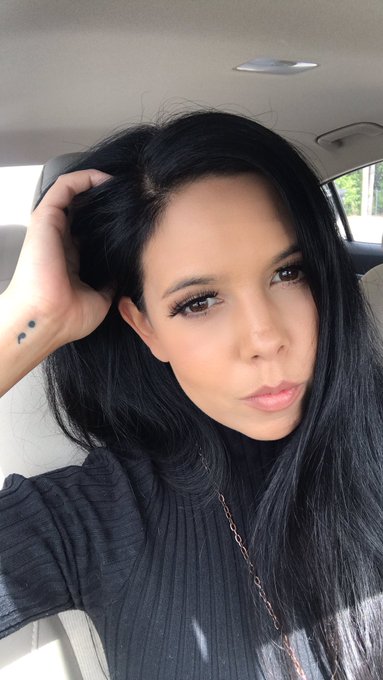 In love with the new #shapetape foundation from @tartecosmetics 😍 It&rsquo;s #Vegan + #CrueltyFree 🐾&hearts;️🌱 https://t<a href="/tag/shapetape"class="tags">#shapetape</a><a href="/tag/vegan"class="tags"><span>#vegan</span></a><a href="/tag/crueltyfree"class="tags"><span>#crueltyfree</span></a>