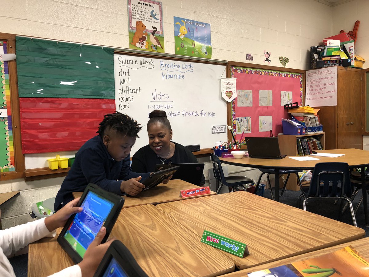 How do you know if students are learning? You ask them! Sunrise ES Principal Latres Cole talks with 1st grade students about today’s learning...<a href="/penaraul/">Raúl Peña</a> <a href="/ColeLatres/">Latres Cole</a>