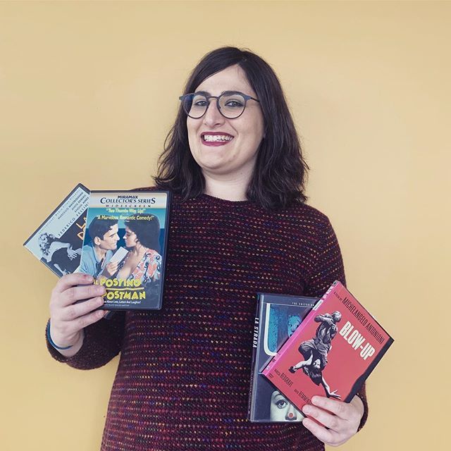 IU_Italian's tweet photo. Sesto appuntamento con Profiles in Awesomeness. Oggi vi presentiamo Marzia Bagnasco che vi mostra alcuni dei suoi #filmitaliani preferiti! @iucollege @hamiltonlugar @iubloomington @iugradschool #italianatiu #takeitalian #foreignlanguage #learnitalian #le… https://t.co/XsRTdTSJMG https://t.co/9aDxeapoBm