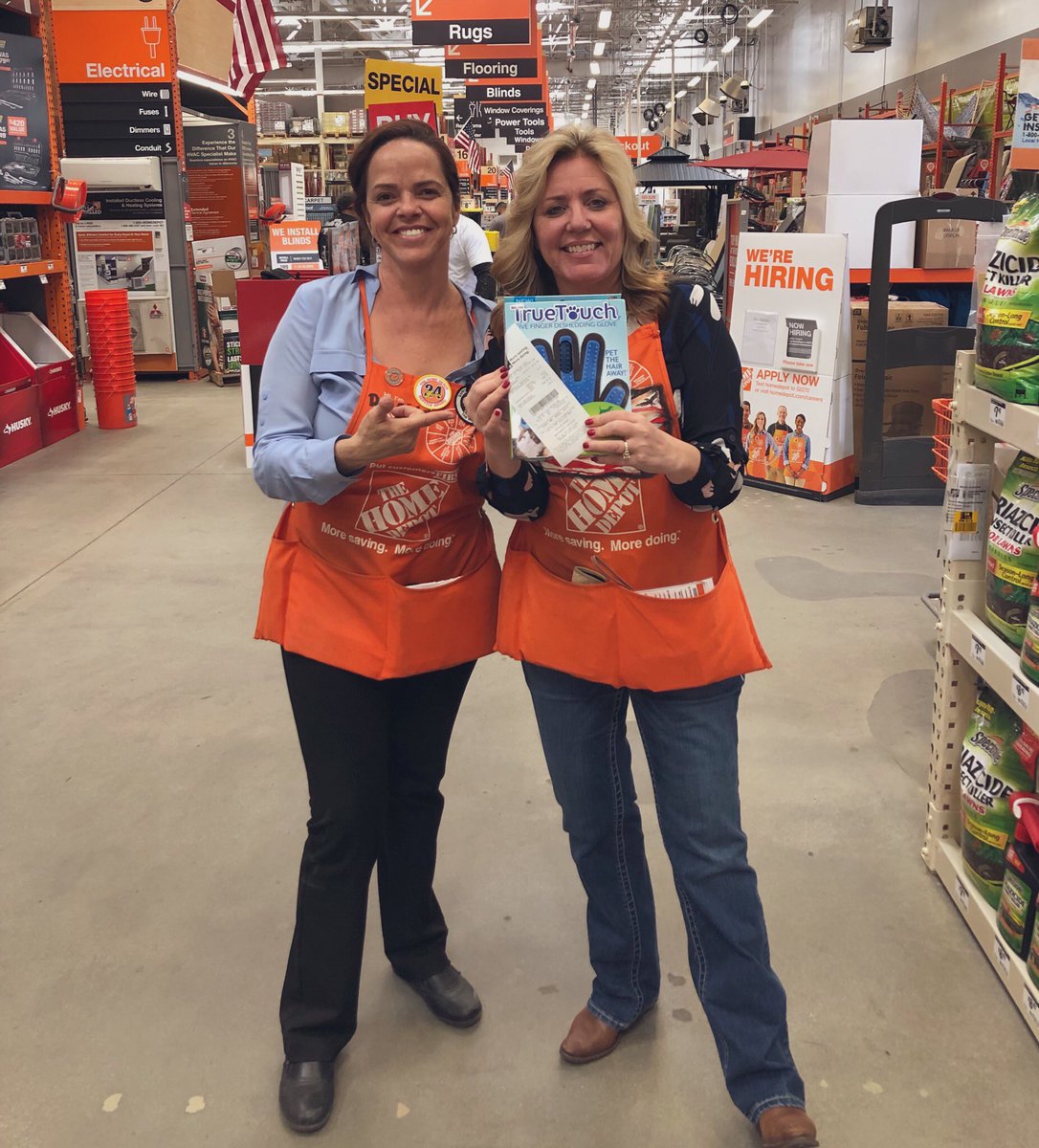 delaine_lynch's tweet photo. When the boss comes through and purchases #truetouch #adoptasku #D312 https://t.co/RfXkkYiuL9