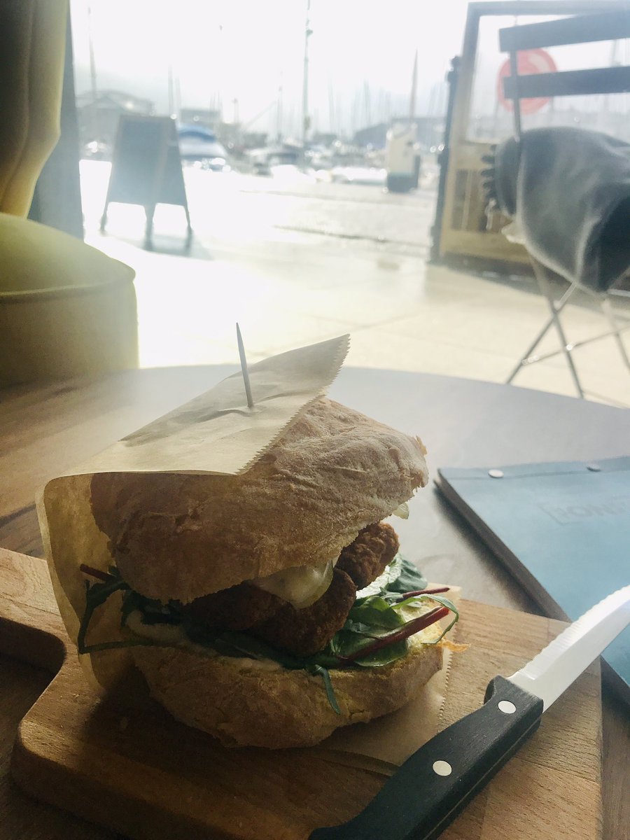 Worked for a few hours today with a view #HonkyTonk  #fishfingersandwichAhoy @Marina_SuttonH