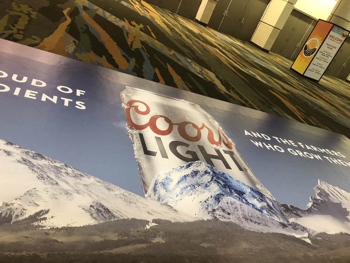 kscornfed1's tweet photo. The greeting as you come in to this year’s Commodity Classic. Plus you didn’t see any Bud products in the bar at the Welcome Reception sponsored by Syngenta last night.! Thanks Coors/Miller for standing up for Corn! https://t.co/hFyFkwzlIF
