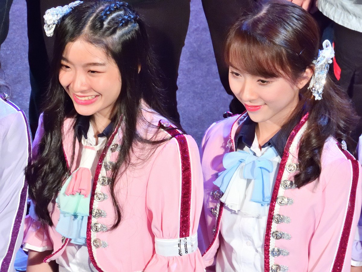 aelzard_grazel's tweet photo. #AomBNK48 #MairaBNK48 #NikyBNK48 #RatahBNK48 #MyyuBNK48
#StangBNK48 #OomBNK48
#ThailandZocialAwards #TZA2019 #ROLLINGYOURDATA https://t.co/OFFrtZ2TjO