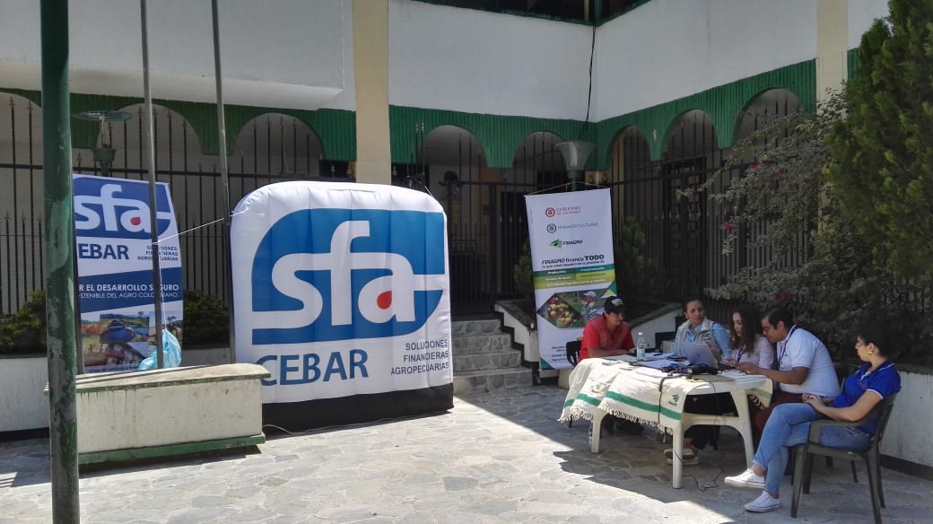 sfa_cebar's tweet photo. EVENTO CON LA ALCALDÍA DE SANTA MARÍA - HUILA CON NUESTROS ASESORES ALBERTO OCHOA Y DIEGO OCHOA DE LA MANO DE BANCOLOMBIA Y FINAGRO #SFACEBAR #FinanciandoElCampo #Asesoría #Créditosagropecuarios #Productor #Comercializador #Transformador #Serviciodeapoyo #agricultura #pecuaria https://t.co/QRtQ6Nxi3z