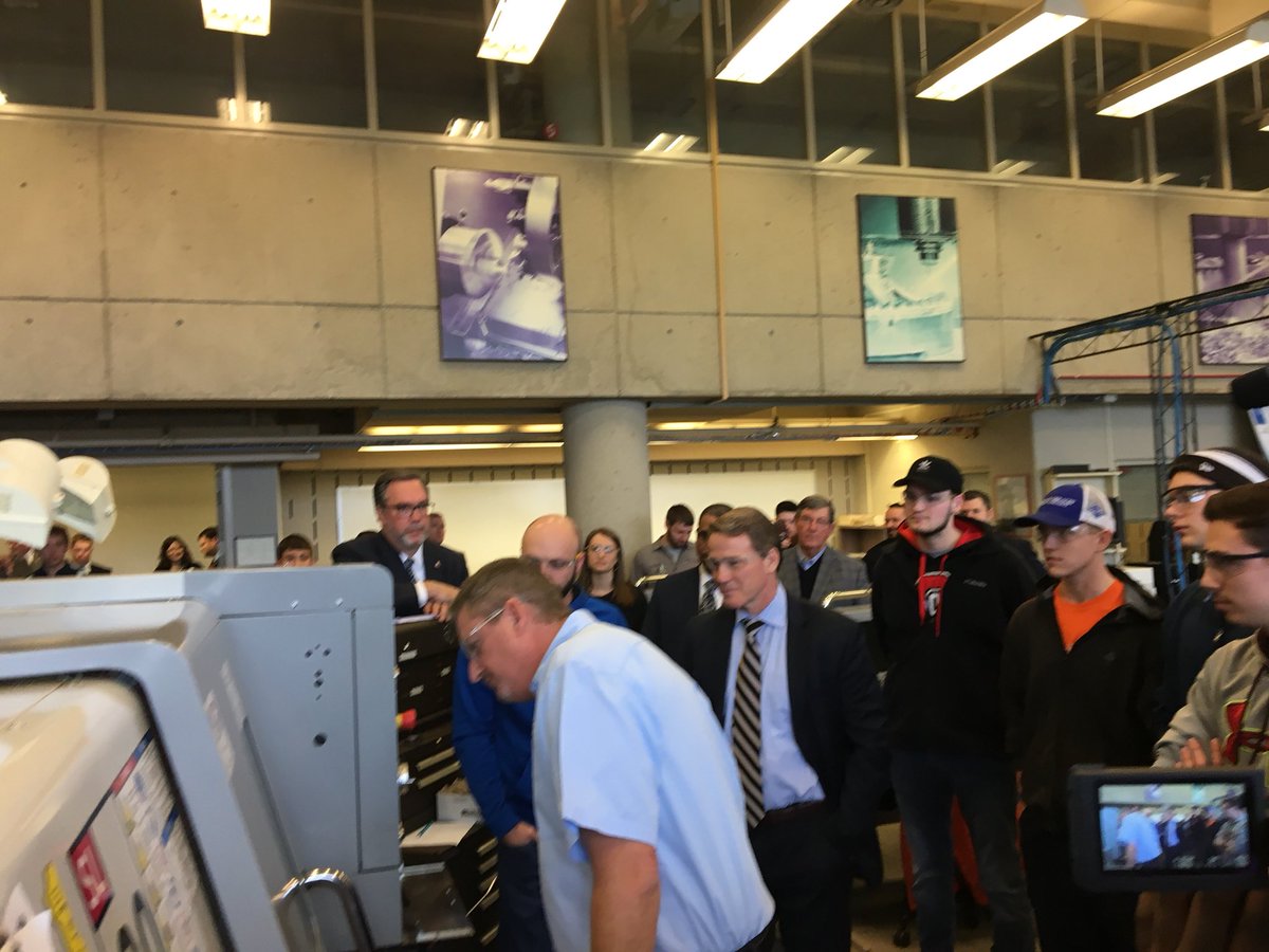 SenJonHusted's tweet image. Lt. Governor @JonHusted is in Dayton at @SinclairCC, where partnerships with programs in the community are helping provide Ohioans with paths to employment.