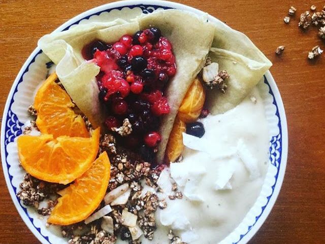 makeeatrepeat's tweet photo. 🥞EASY VEGAN CREPES https://t.co/2BQUOWklO3 Get ready to eat some pancakes/crepes🥞 #veganpancakes #vegancrepes #pancakeday #shrovetuesday @BB_Bloggers @theclique_uk @sincerelyessie @AfroBloggers https://t.co/BrZTCsB8Ms