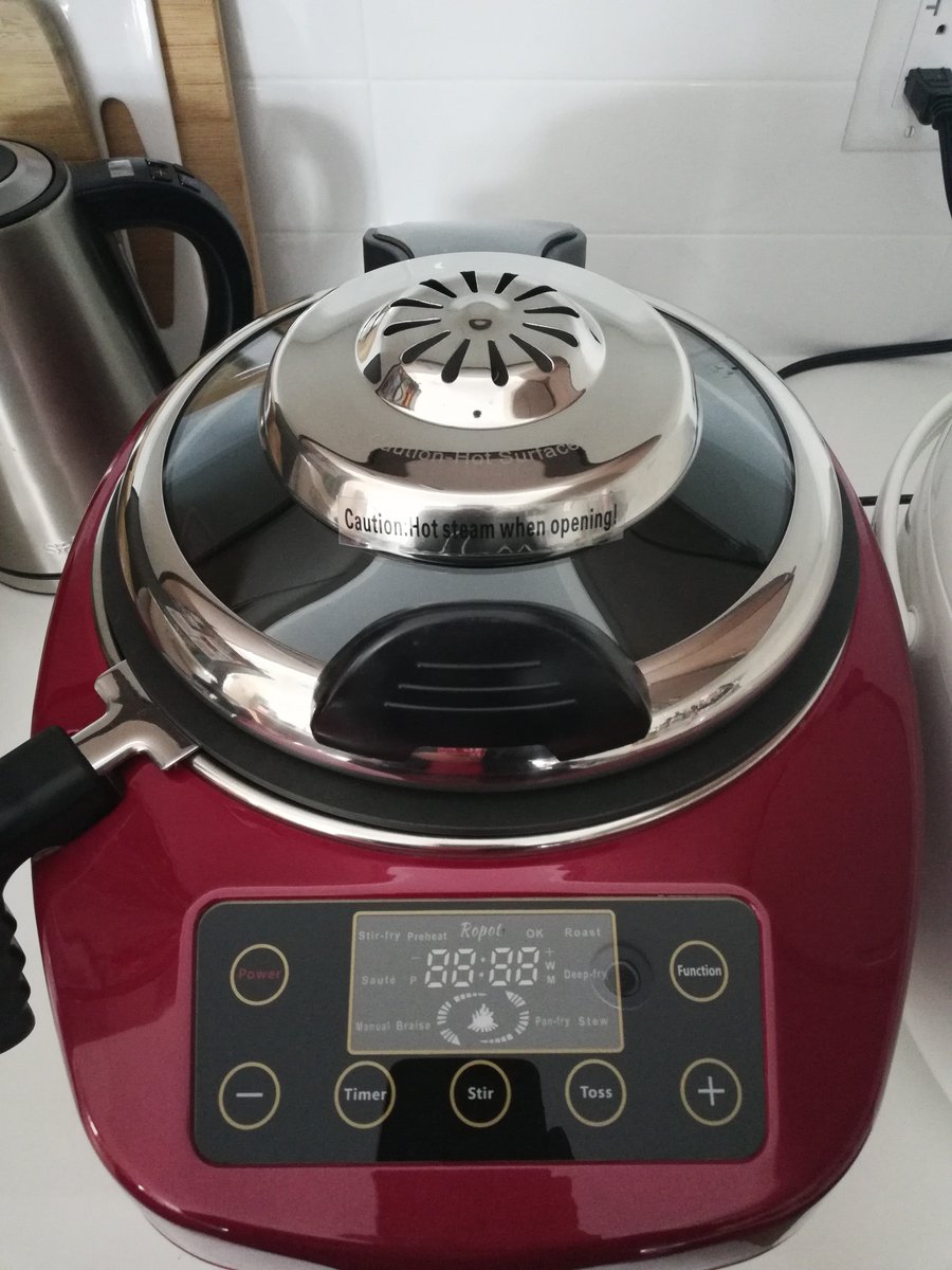ropot_cooker's tweet image. If you are thinking of what to buy this week, check out the smart pot! Relax and let Ropot cook for you! Own the future of cooking with Ropot! ropots.com  #ropot  #stirfry #automaticcooking #smartpot