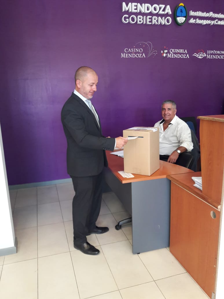 UPJCMoficial's tweet photo. Con la presencia de veedores de la Secretaria de Trabajo de la Nación se llevan adelante con total normalidad las elecciones generales del sindicato. Gran concurrencia de Trabajadores en las urnas. https://t.co/8HKC1zHYt6