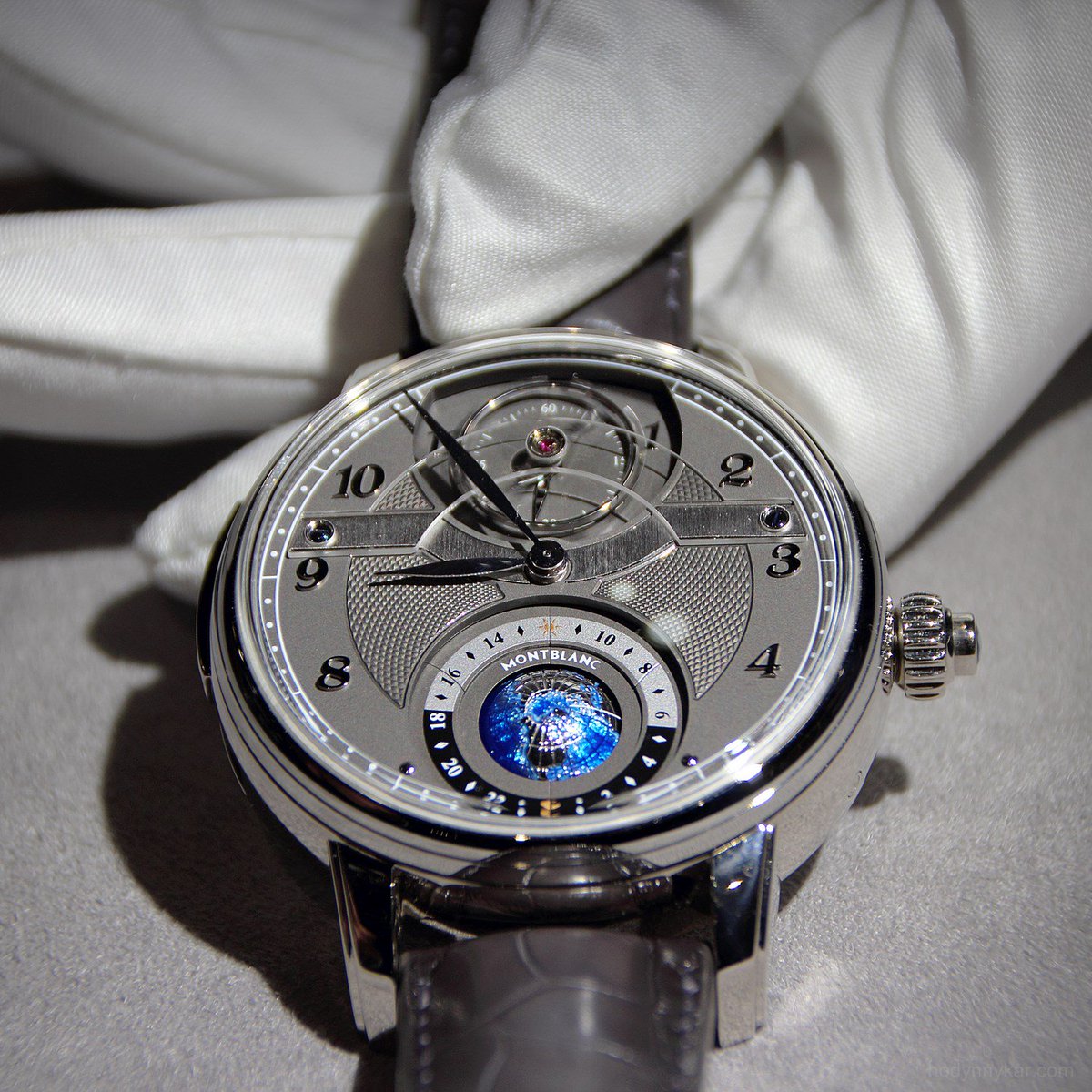 Montblanc star legacy edition 8 watch sale