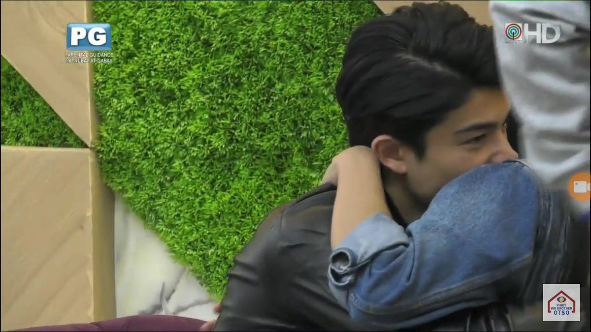 LOUDRE_SPIKERS's tweet photo. LouDre's hug will always be the BEST!!! Ughhh!! My heart!!
#PBBThirdB8ttle https://t.co/FCAQst5l6i
