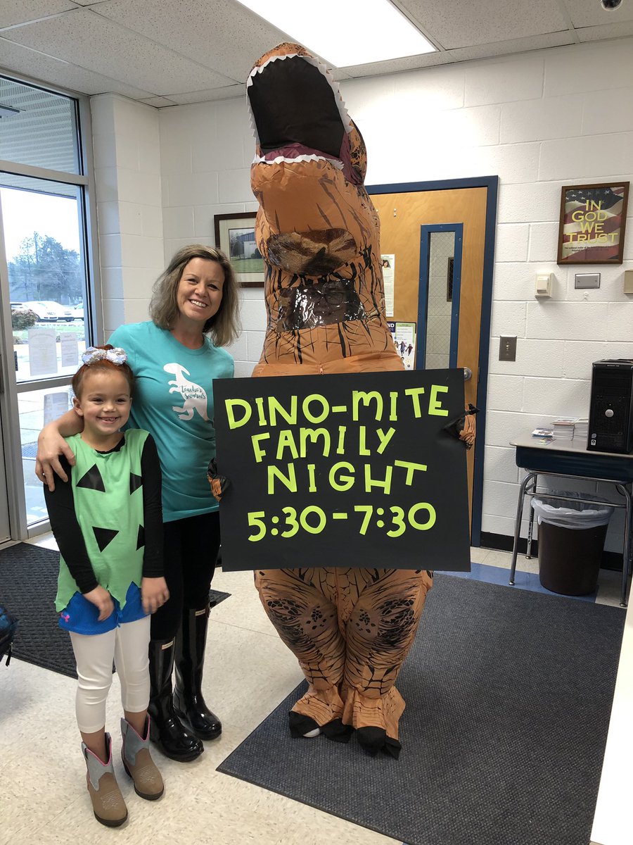NorthBrookElem's tweet photo. Please attend our Dino-mite Family Night tonight from 5:30-7:30. #Soaring4Success #LCSstrong2theCore https://t.co/pOgpYMwtzy