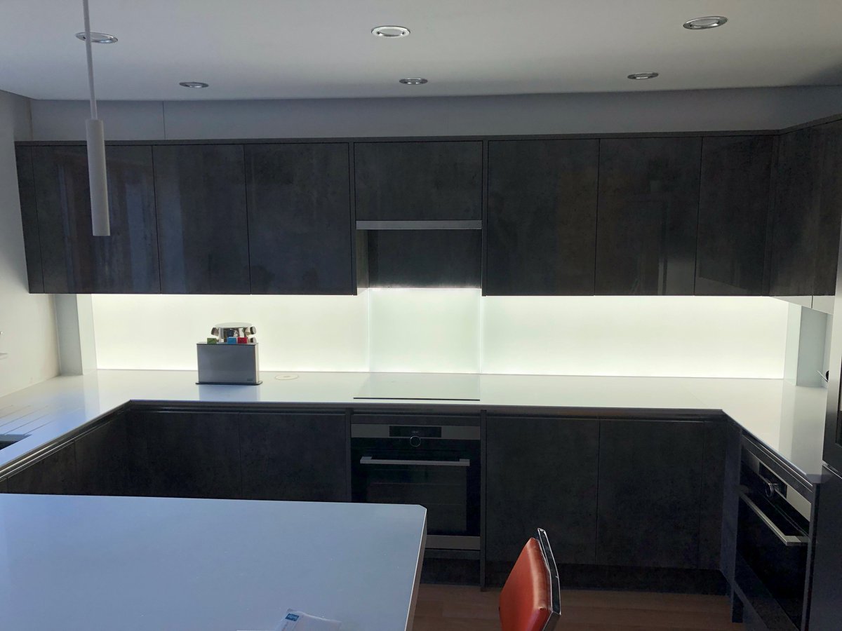 WindsorGlass's tweet image. Windsor Glass in association with Lite House have supplied and installed this lit splashback. Using our special light sheet behind our Glass Light laminated panels we are able to create illuminated panels.