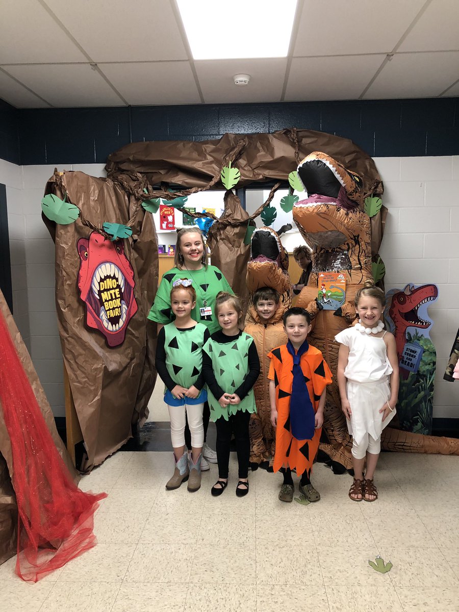 NorthBrookElem's tweet photo. We are having a Dino-mite day at North Brook. #Soaring4Success #LCSstrong2theCore https://t.co/PXCceCMg3c