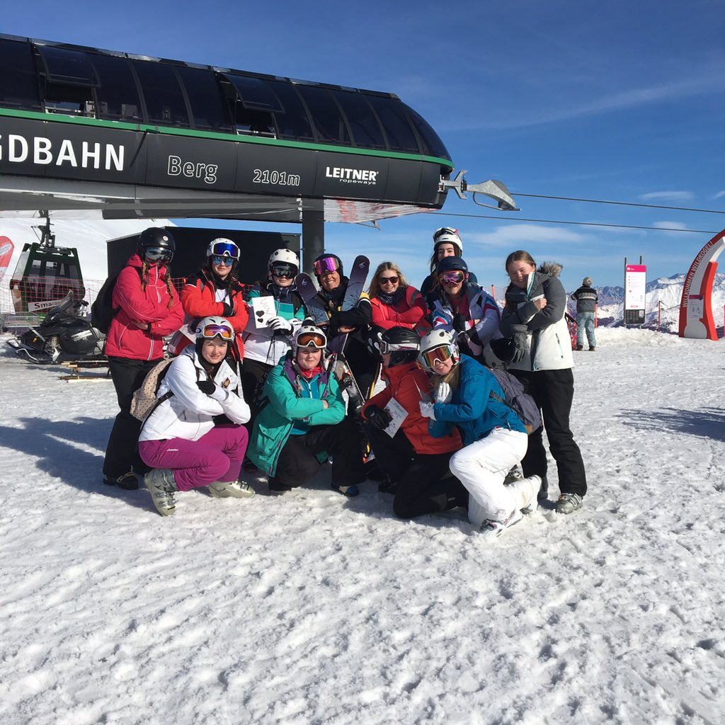 SkiTaf's tweet photo. Fantastic fourth day. All down safely with some very tired, sore legs!! Certificates given out by instructors and group photos taken. (Viktor’s advanced group to follow as they were too busy skiing!) @HalsburySki https://t.co/L20O1Gqoxp
