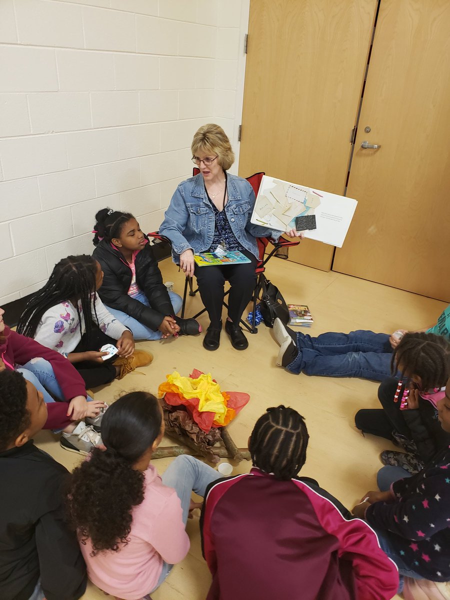LGE__HCS's tweet photo. Thanks to central office for celebrating Read Across America Week with LGE. #LetsGetExcited #aboutreading #bettertogetherhenry #HENRYREADS https://t.co/dmfd0P9gAC