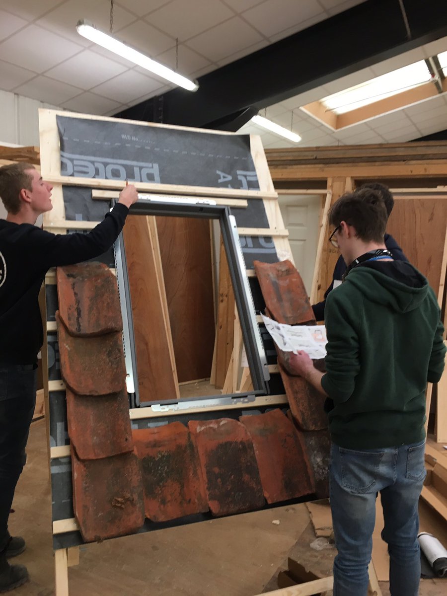 CCNConstruction's tweet image. L3 Carpentry students trying their hands at installing #Velux windows.