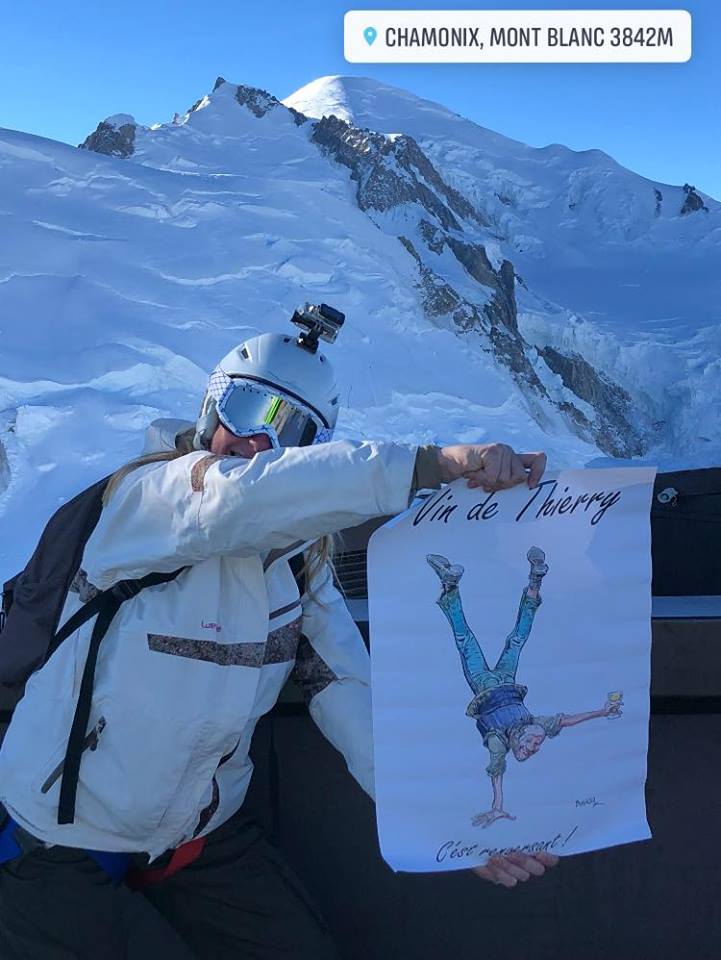 ⚠️ L’affiche du Vin de Thierry est allée jusqu’au pied du MONT BLANC ! 👉🏼 Et vous, jusqu’où iriez-vous pour du Vin de Thierry ? 🥰 RETWEETER et POSTEZ l’affiche du Vin de Thierry d’où vous êtes !!