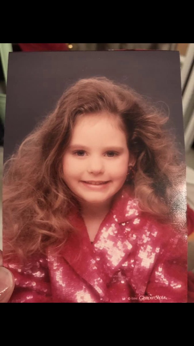 obiwanwynonni's tweet photo. Autumn with the lame hair has always had model like hair. I had to share this with the twitter world. YOU ARE WELCOME. @FleetwoodMak @th3ycallm3ed #earpers @CraftyFoxWaves https://t.co/9a8ceY4VxN