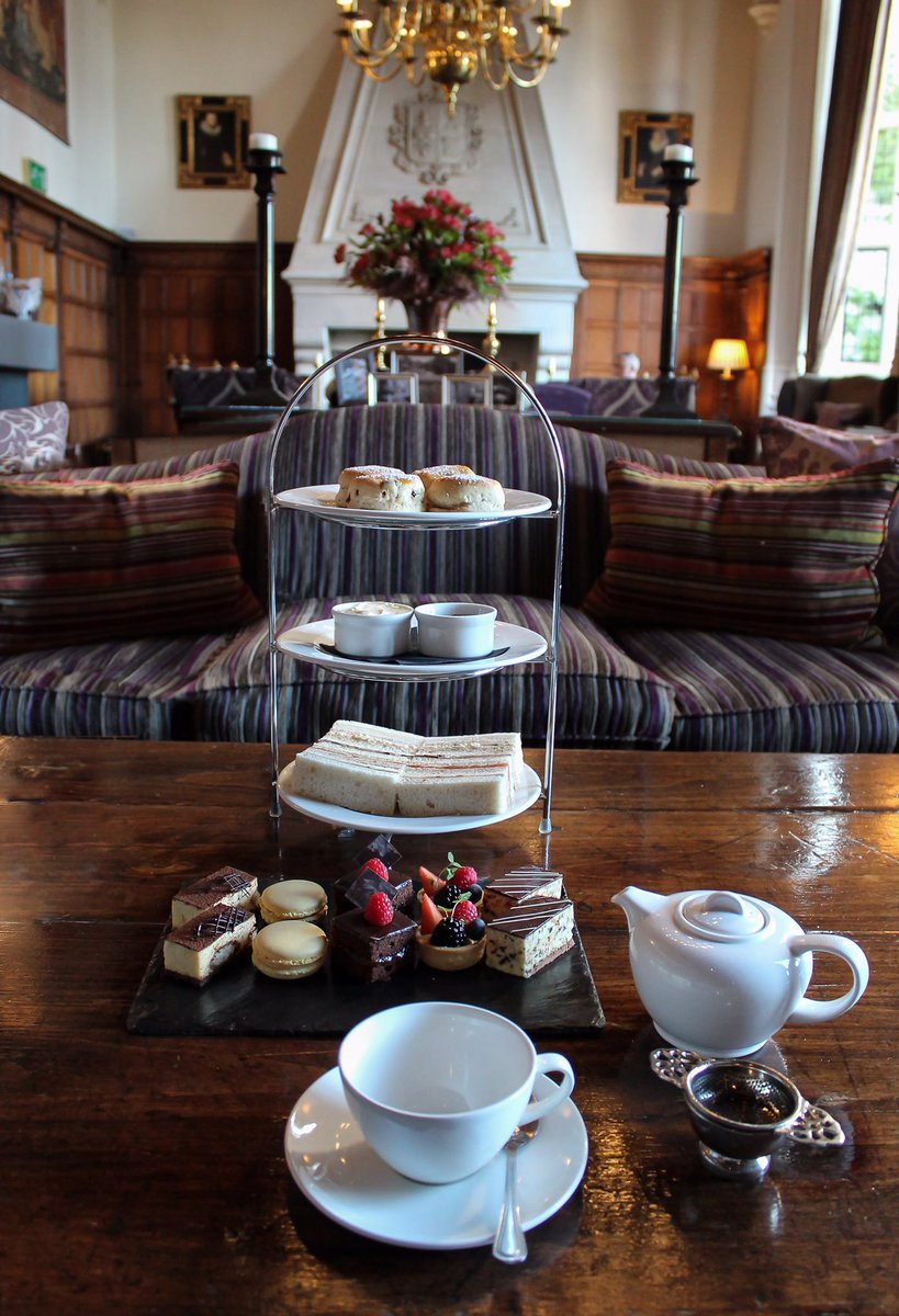 Danesfieldhouse's tweet photo. #Motherday Inspiration 💕 Treat Mum to a delicious &amp; memorable #afternoontea 🍰 🥂 🍾 🎂 
Sun 31st March from 3:30pm. Only 4 weeks to go! 01628 891010 #mothersday #afternoontea #teatime #hightea #lovemum #love #maternal #hoteltea #champagne #specialoccasion #marlow #henley https://t.co/F6yU0SK12Q