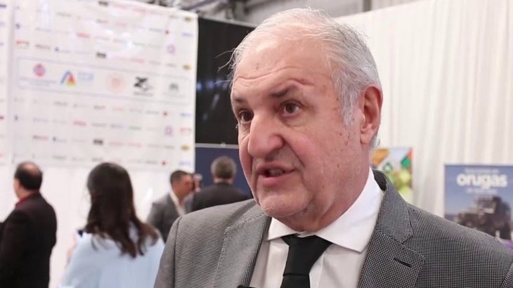 Ambitocom's tweet photo. Vice de la #UIA : "El problema no es la reforma laboral, sino la falta de producción y consumo"
#GuillermoMoretti @UIAcomunicacion @CEU_UIA
https://t.co/t5Cle6w43t https://t.co/vQfgNJesKr