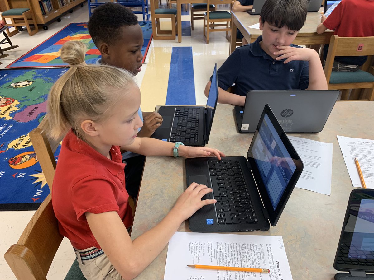 MichelleA_SPARK's tweet image. More pics from @OsceolaMagnet awesome media center @quizlet live game!!  #DLDaySDIRC #TechInSDIRC @IT_SDIRC @IRCSchools