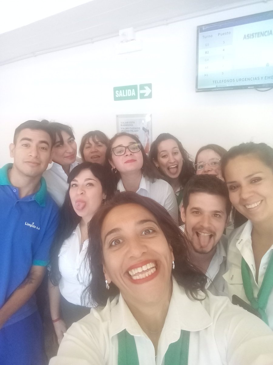 GOsdepym's tweet photo. Cierre de vigencia !!!Asi quedamos en Suc SAN MARTIN!!!! Aguante San Martin. Vamos por MAS!!@andrea22787647 @Alister1986 @mhsanchez1988 @AVellilla @Yamila58320716 @VOsdepym @Fermaidanaosde1 @Somos_Osdepym @osdepym @jabereciartua https://t.co/GdwVTNtEVn