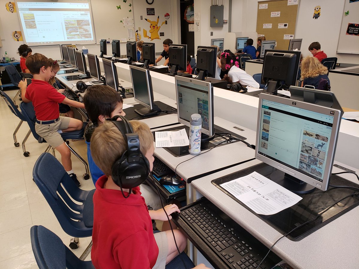 DianeParentela's tweet image. First graders working on a habitat report using @sway #DLDaySDIRC #techinSDIRC @OsceolaMagnet