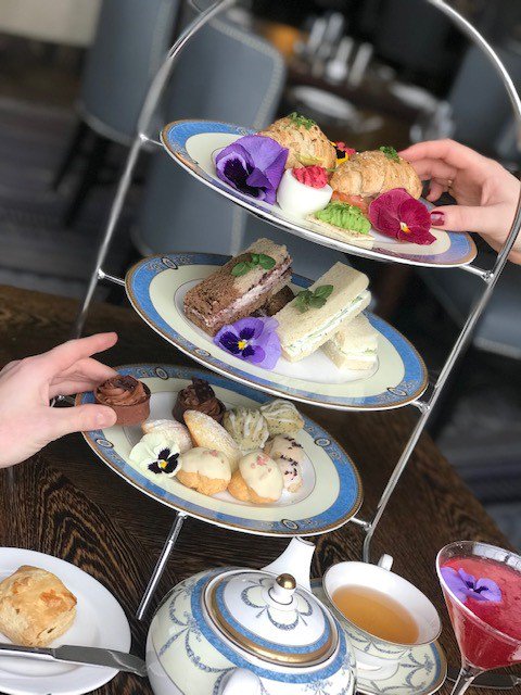 We can't keep our hands to ourselves either... Afternoon Tea is offered DAILY starting tomorrow in XIX (Nineteen)! Indulge in blooming tea and tea cocktails inspired by the @PhilaFlowerShow 🍵