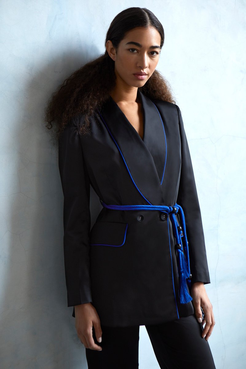 Colette is back in black. Pajama-inspired dressing has never looked so good.

getchoosy.com/products/colet…