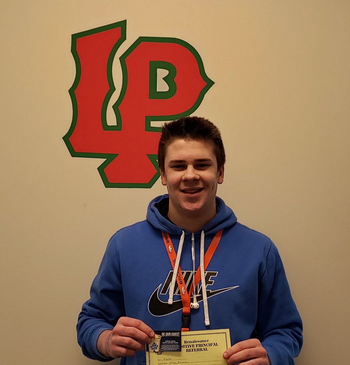 AdamKueltzo's tweet image. This student was caught...BEING POSITIVE!!! Thank you for being considerate and helping others in your class. @LPCavaliers @LPHSrenaissance @Mr_C_in_122 @lp_track @LPCavFootball @sjeanblanc @LPYearbook