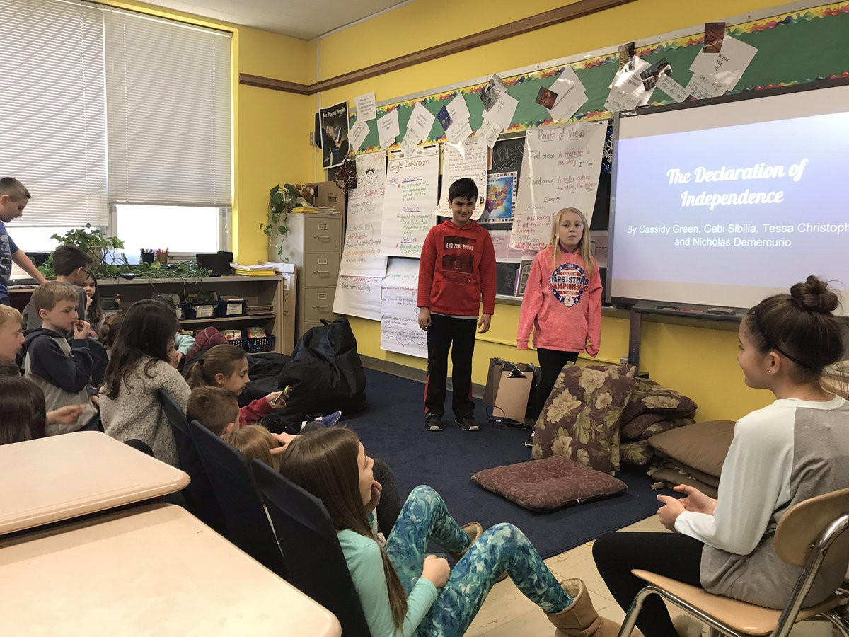 Presenting our American Revolutionary War slide shows to our 4th grade audience #Nutswamp #MTPSPride @NutSwampTigers #FutrureReadyNJ #QuestForTheGoldenChromebook #MTPSDLD2019 @DrGeorge_MTPS