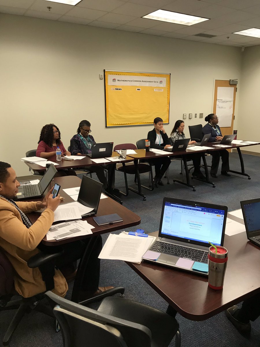 VeronicaDBarne3's tweet photo. Mays H.S. ELA teachers re-delivering their Feb 19th Disrict-Wide PL Day findings...teachers teaching each other!#tandlworks @tamekaathomas @zackoryk @shannon06_atl @APSMaysRaiders #apslit @drdougsanders https://t.co/Tdywo0BmGf