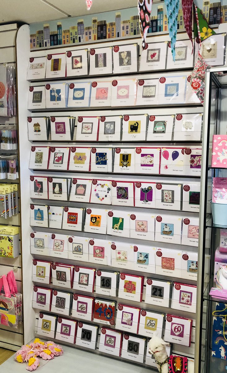 Mae dewis eang o gardiau Cymraeg ar gael <a href="/barnumspenarth/">Barnums</a> #Cymraeg #penarth #siopa #cardiaucwtch